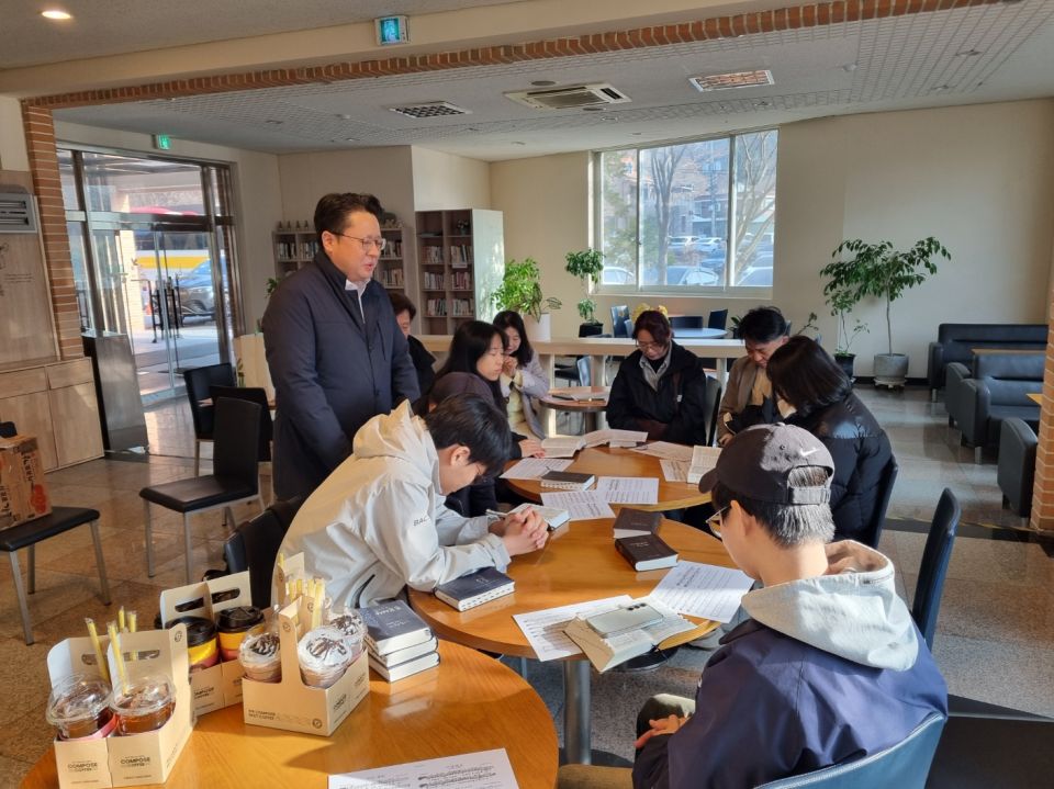 2.21 새벽이슬 청년부 수련회.jpg